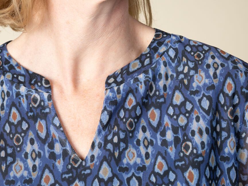 3/4 Sleeve Patterned Mesh Blouse