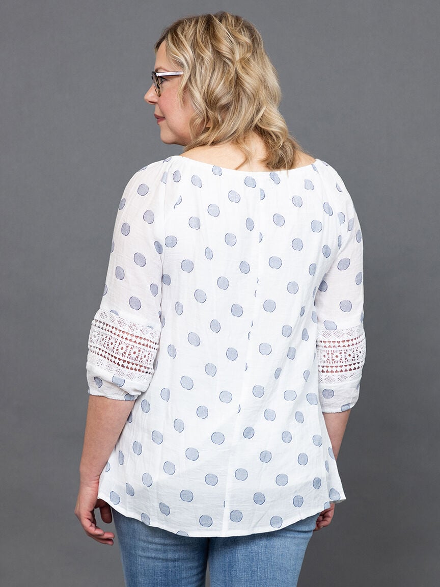 &frac34; sleeve crochet detail top with tie Image 3