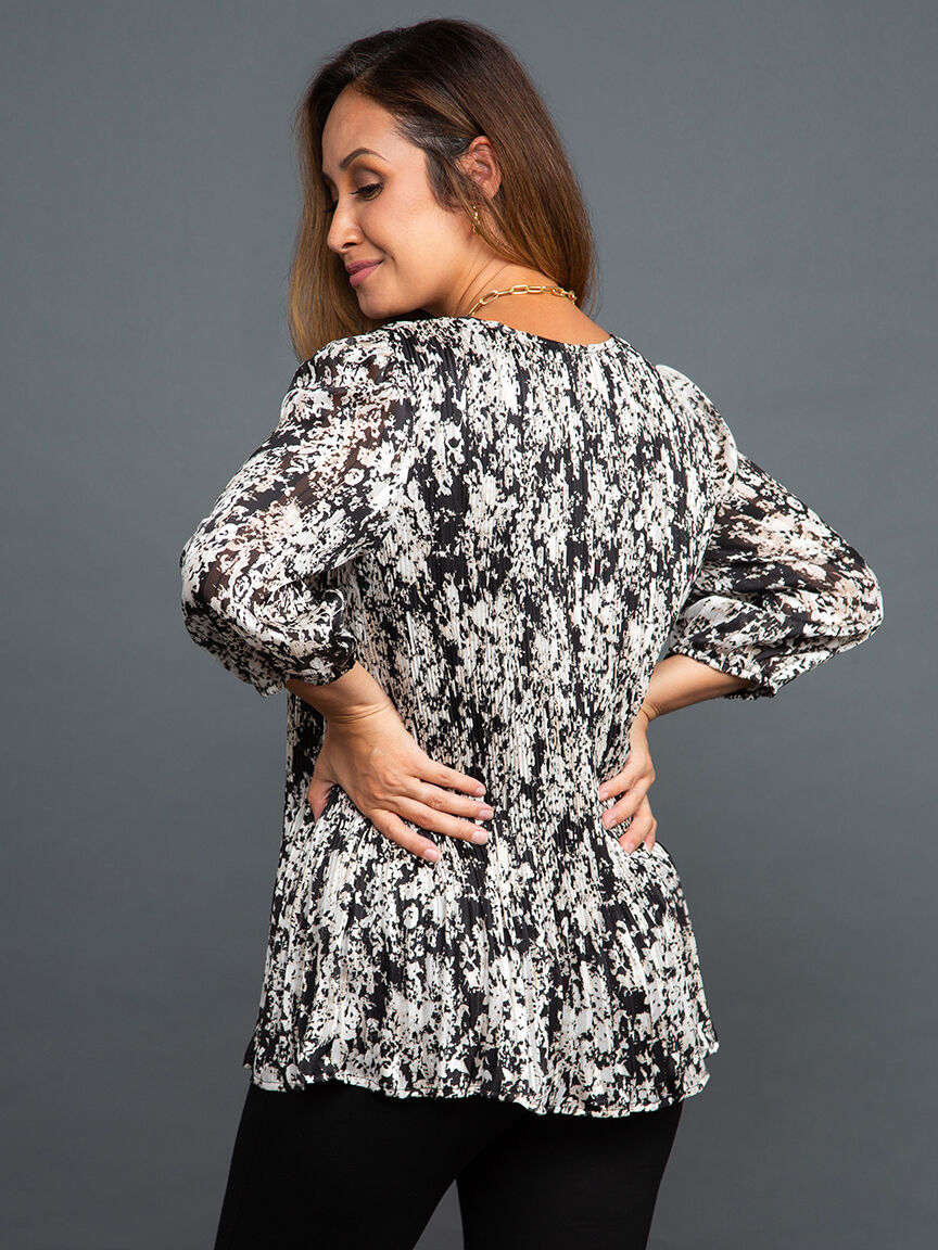 &frac34; Sleeve Plisse Blouse Image 4