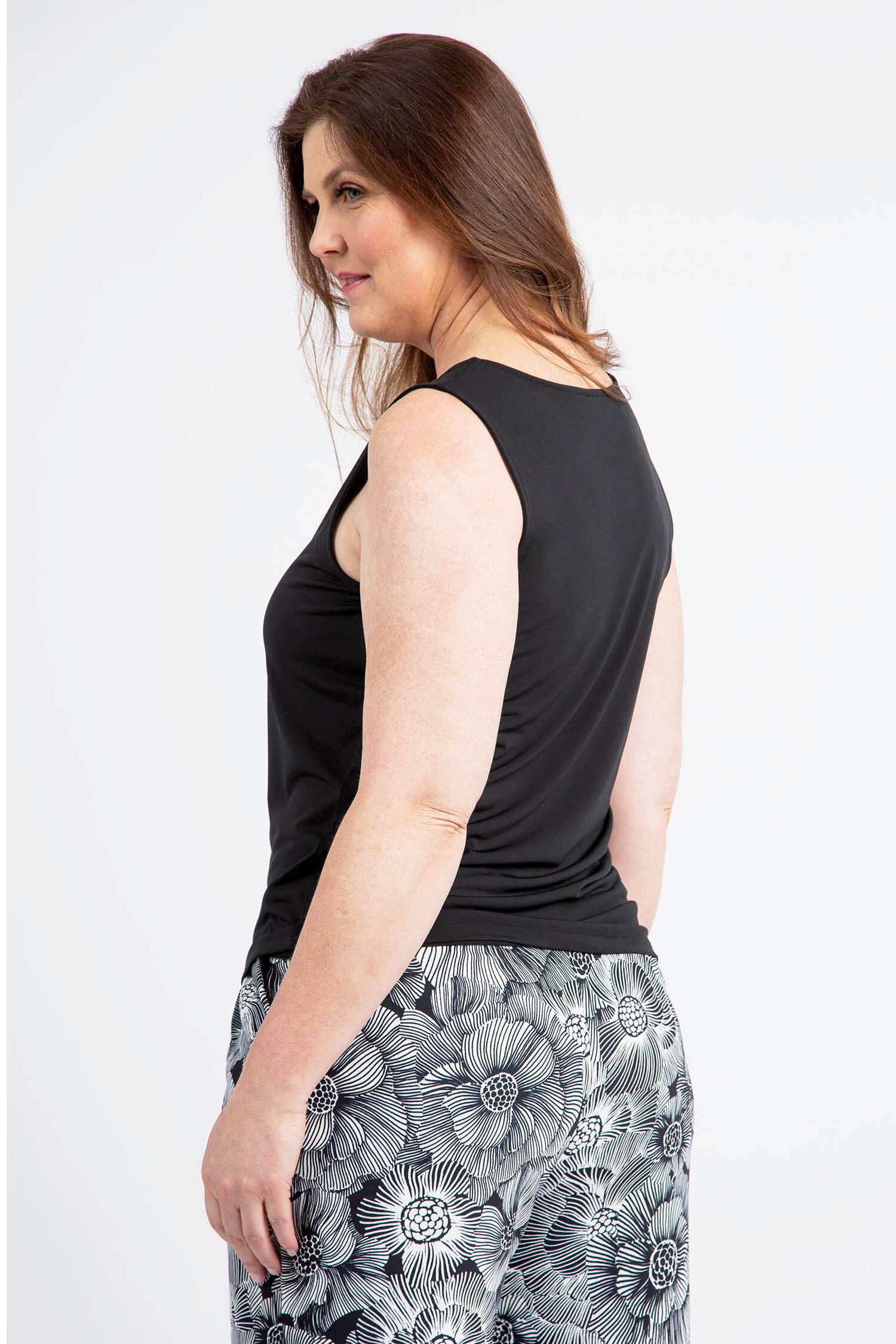 Keyhole Neckline Sleeveless Top Image 4