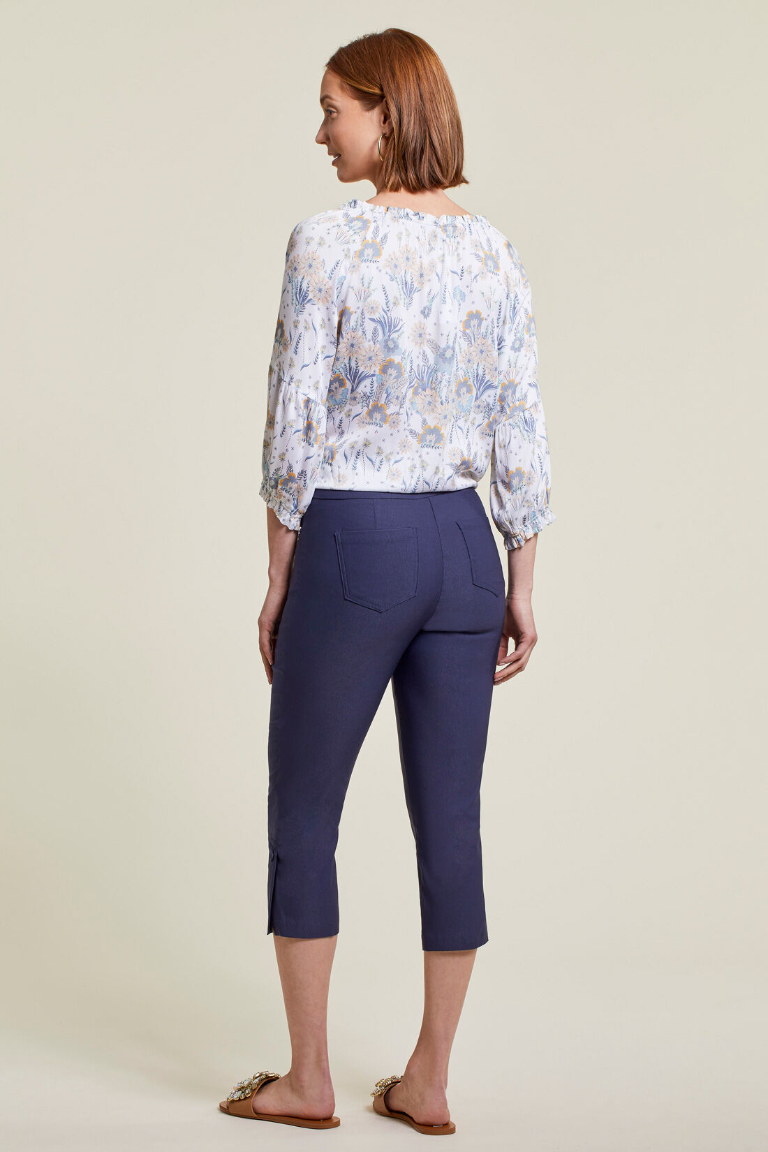 Pull-on Golf Capri with Slimming Waist Image 2