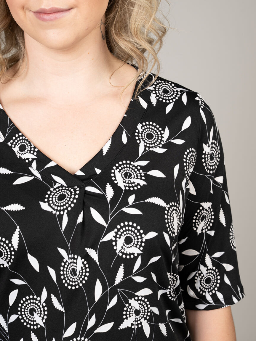 Sleeveless V-Neck Leaf Print Top