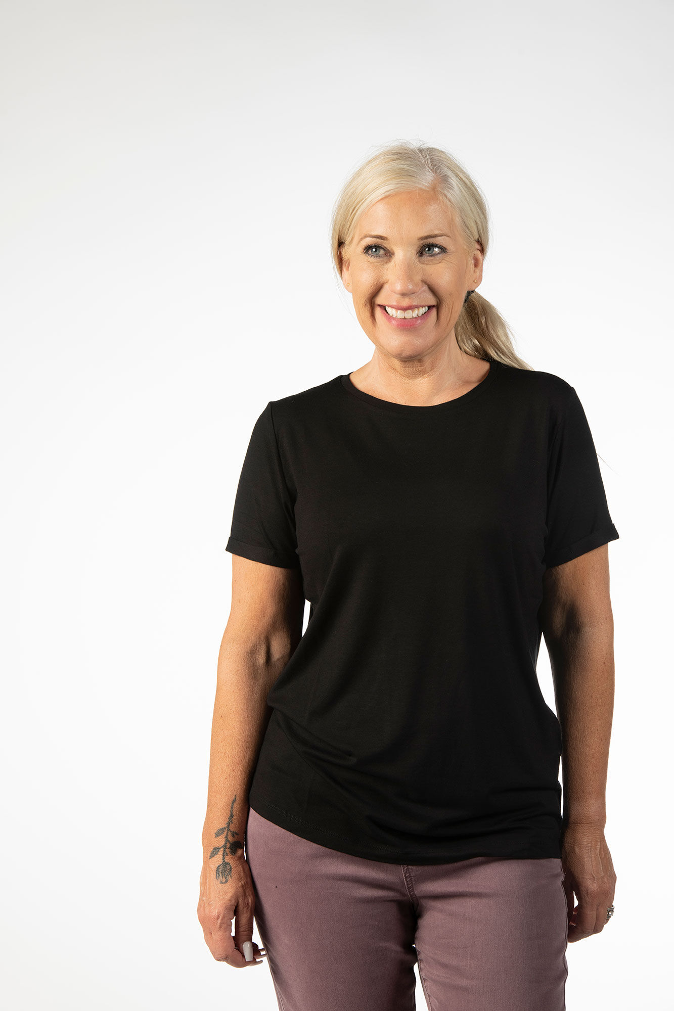 The Perfect Basic Tee Image 2