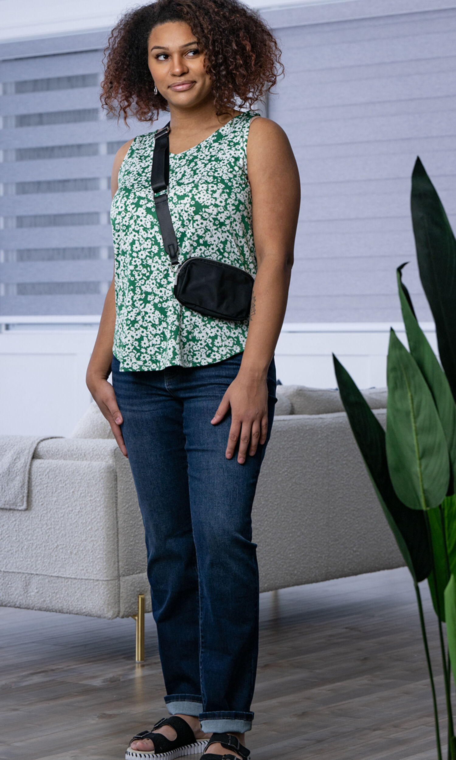 Crossbody Utility Bag Image 3