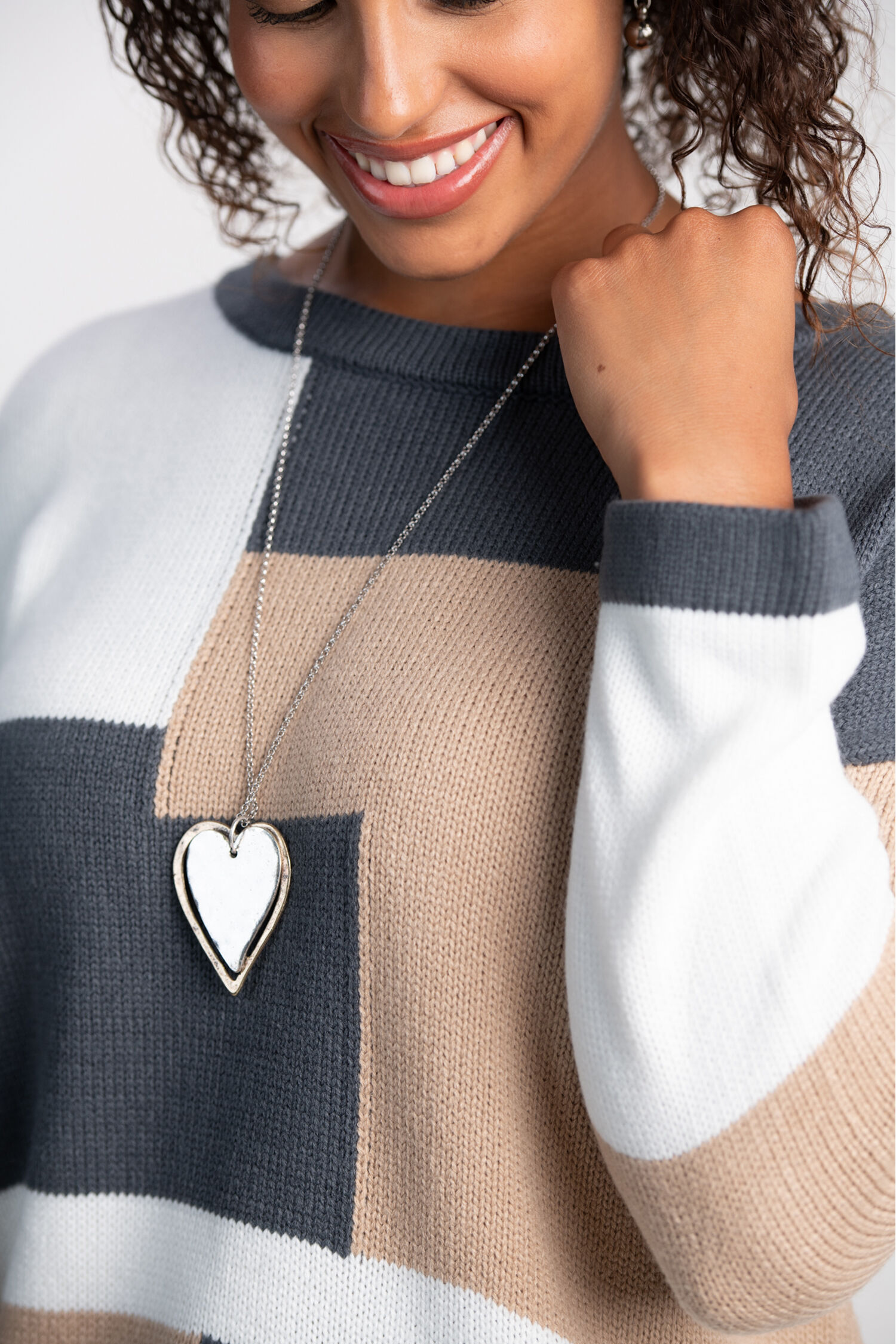 Long Sleeve Color Block Sweater  Image 3