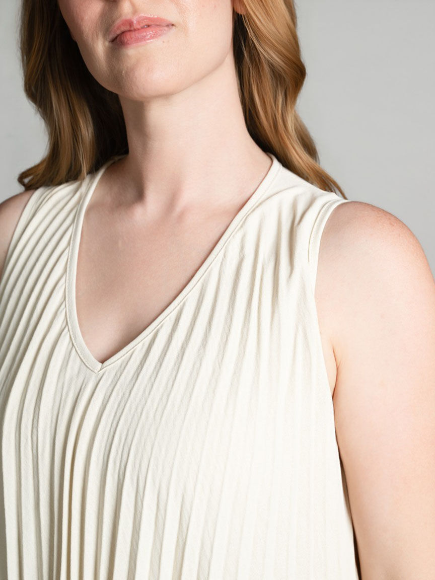 Sleeveless Pleated Maxi Dress Image 3
