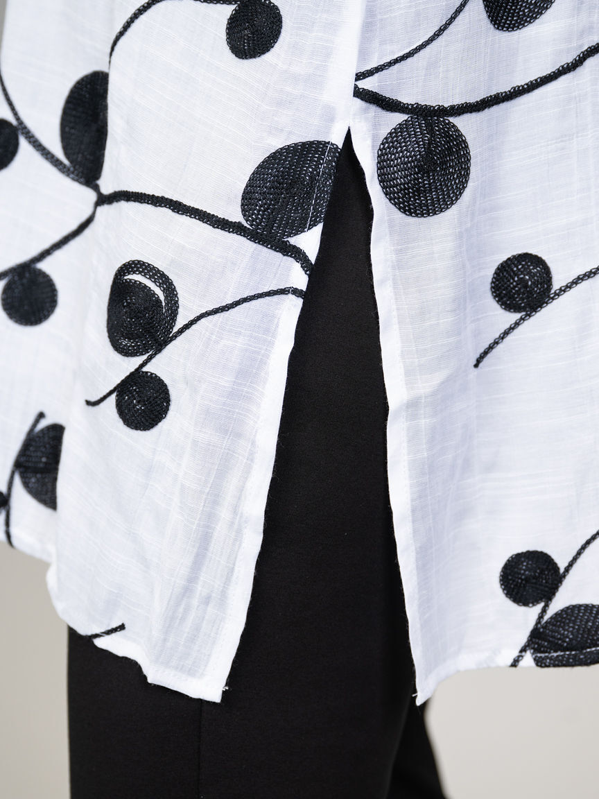 3/4 Sleeve Embroidered Blouse