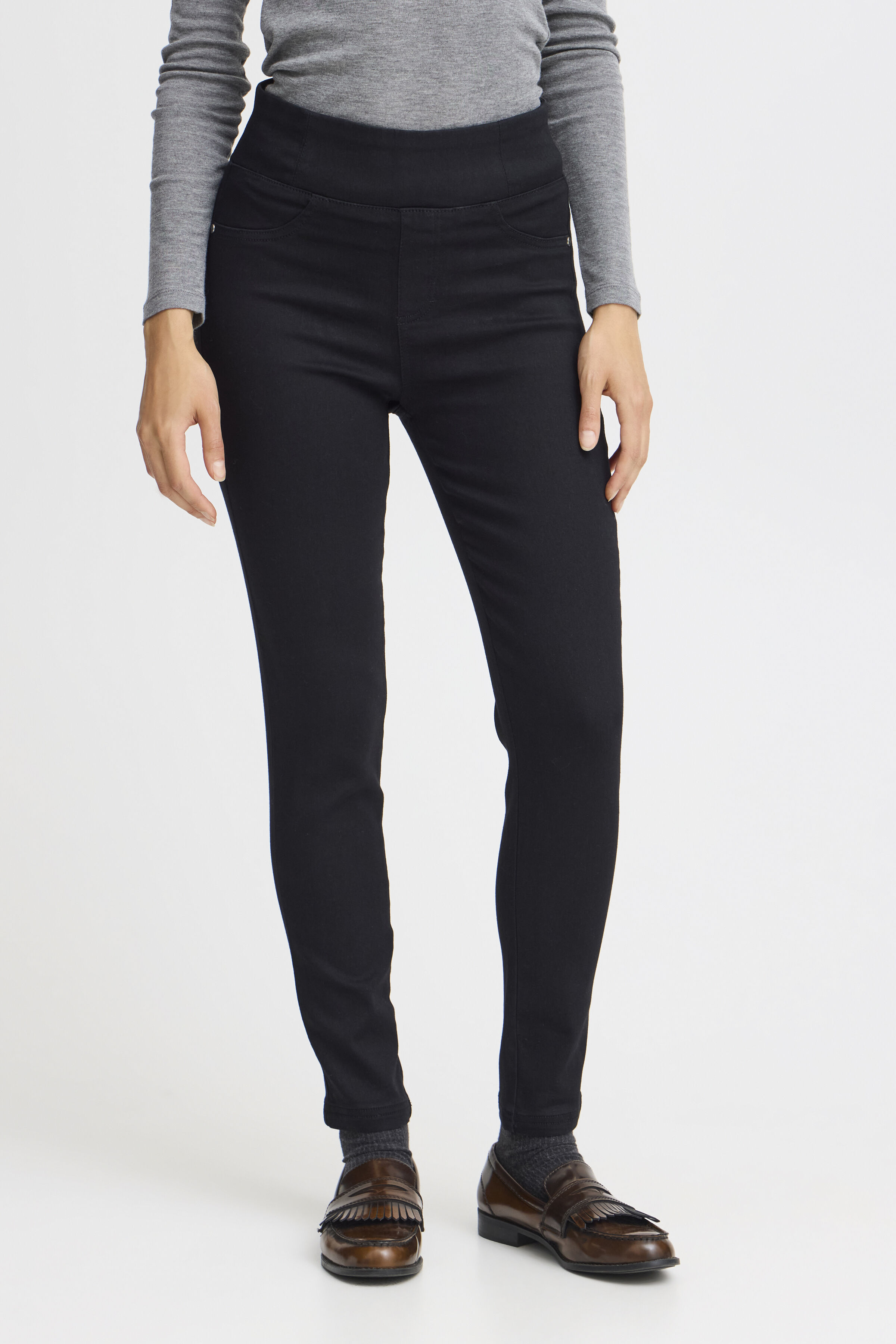 Pull On Skinny Jeans Image 1