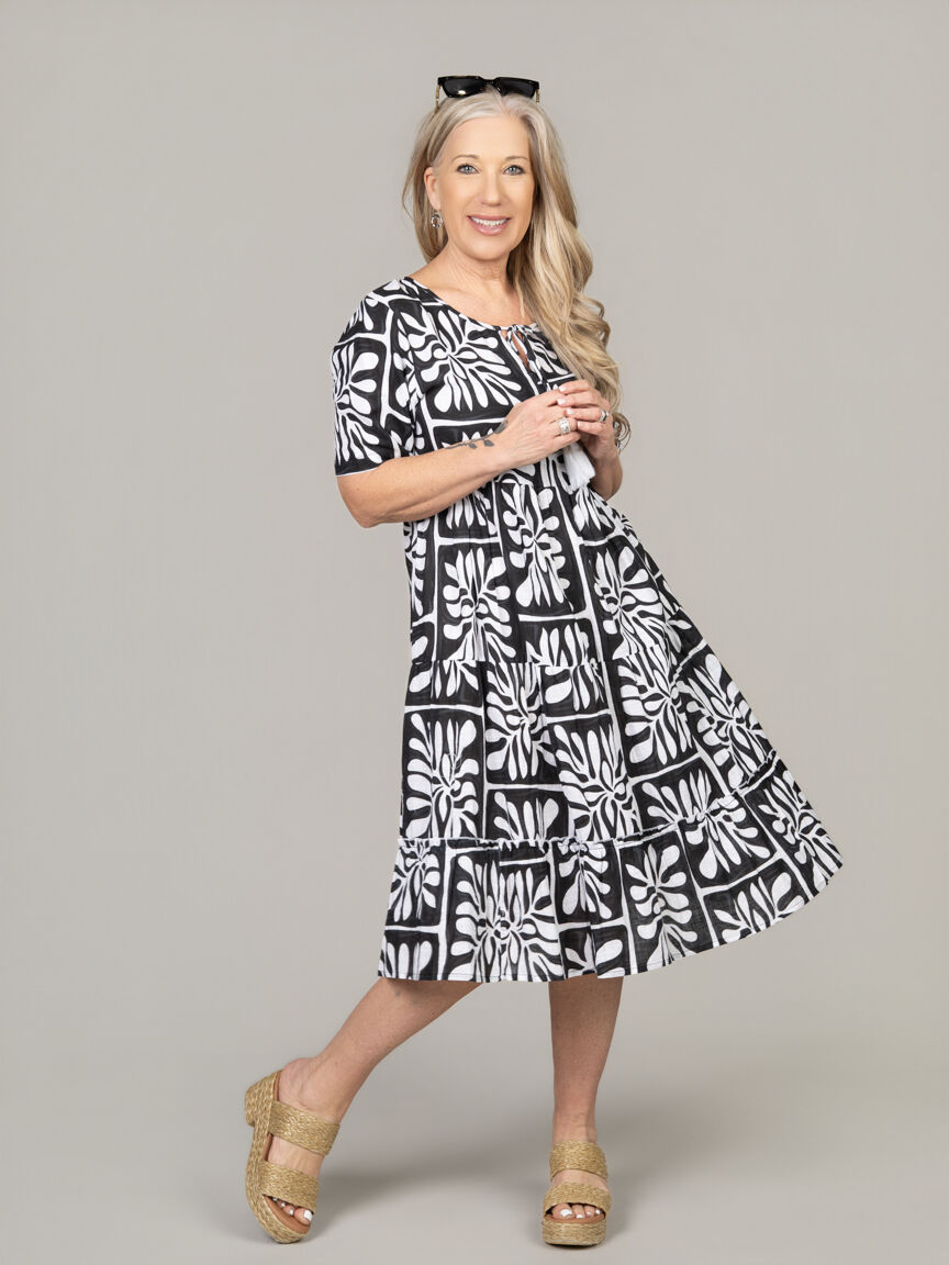 Short Sleeve Knee Dress With Neck Tie