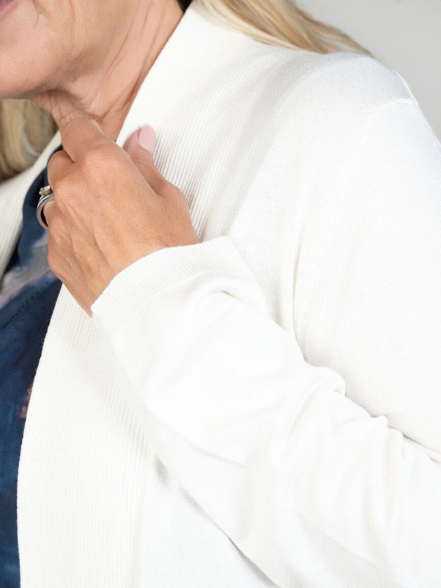 Lightweight Knit Cardigan With Pockets