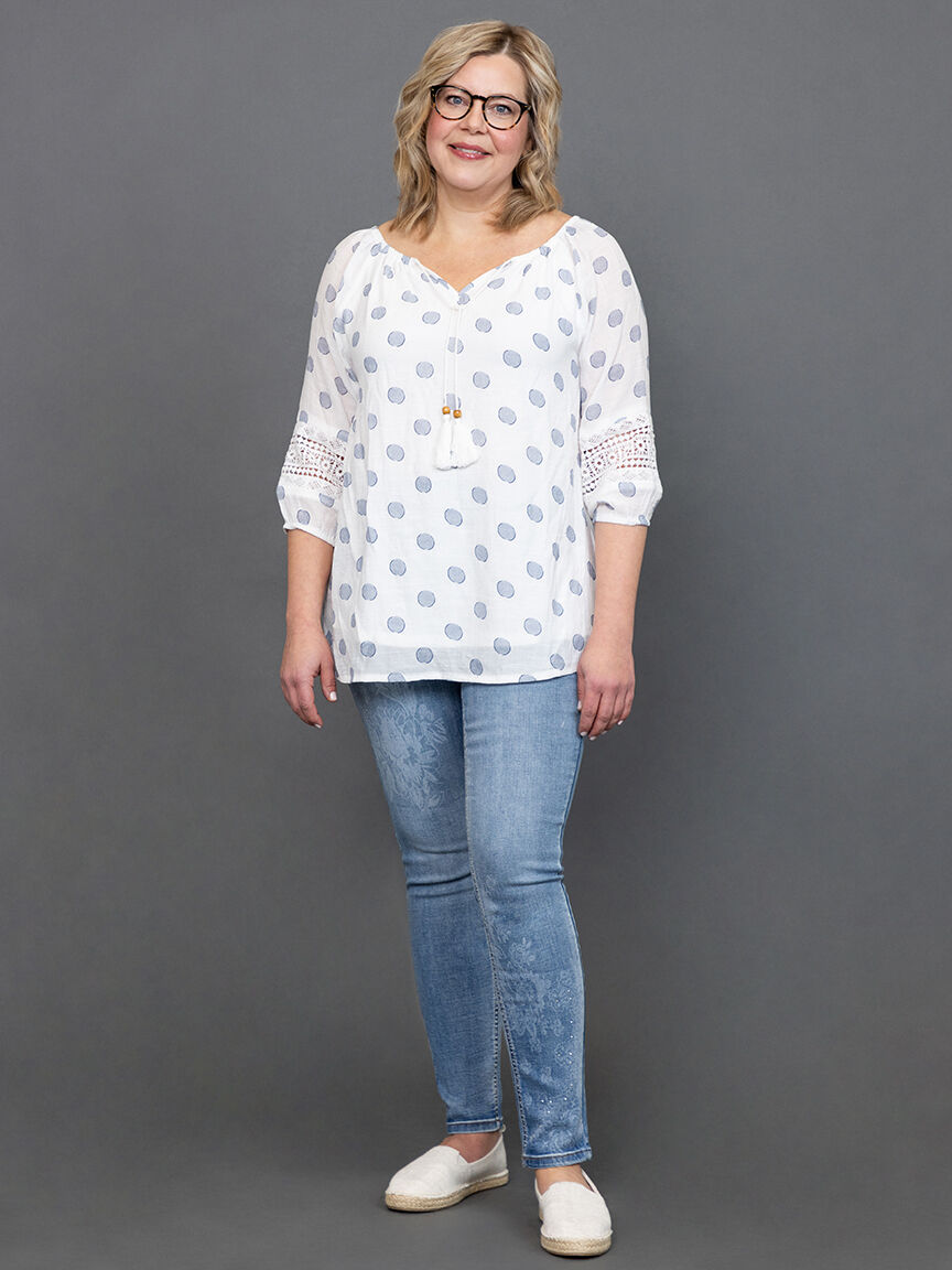 &frac34; sleeve crochet detail top with tie Image 1