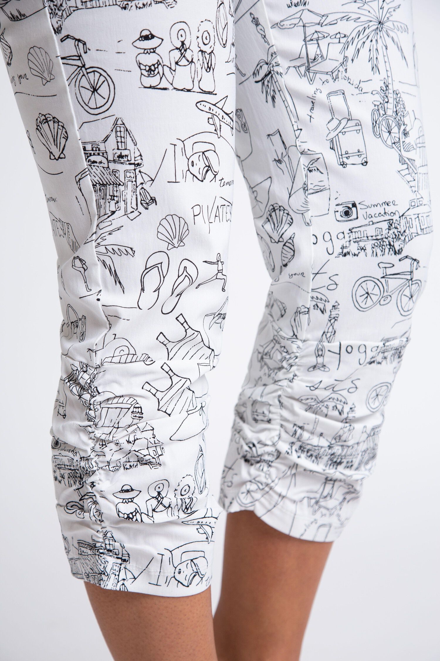 Ponte Knit Printed Capris Image 4