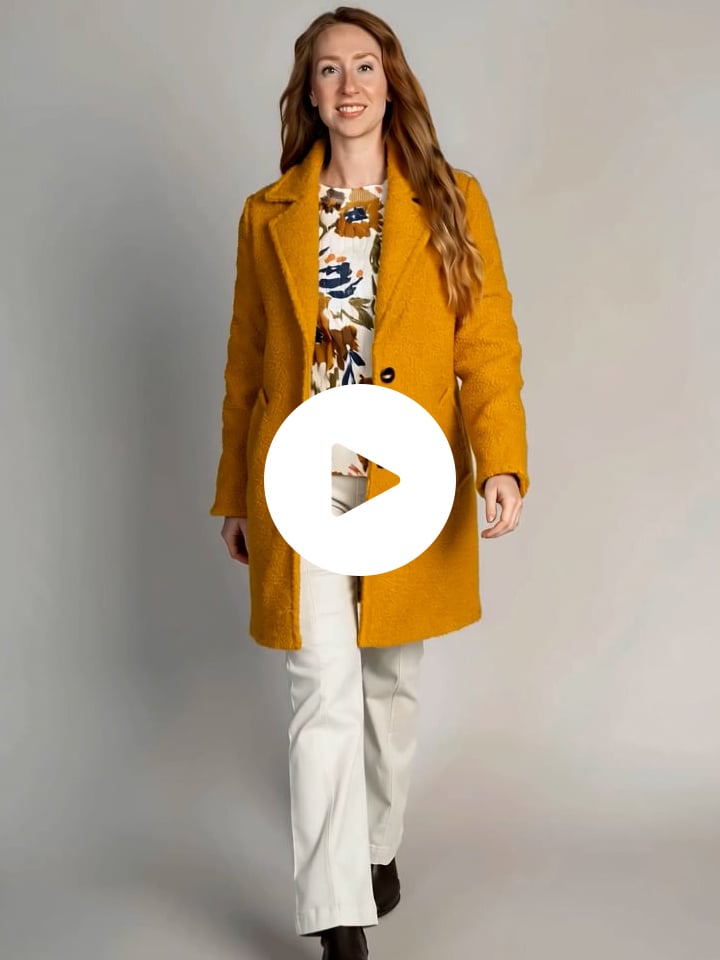Single-Breasted Boucl&eacute; Coat