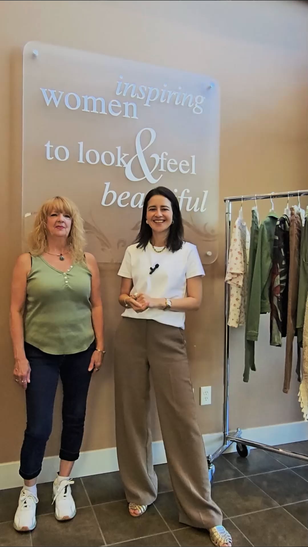 Short Flutter Sleeve V Neck Floral Print Top With Eyelet Lace Detail